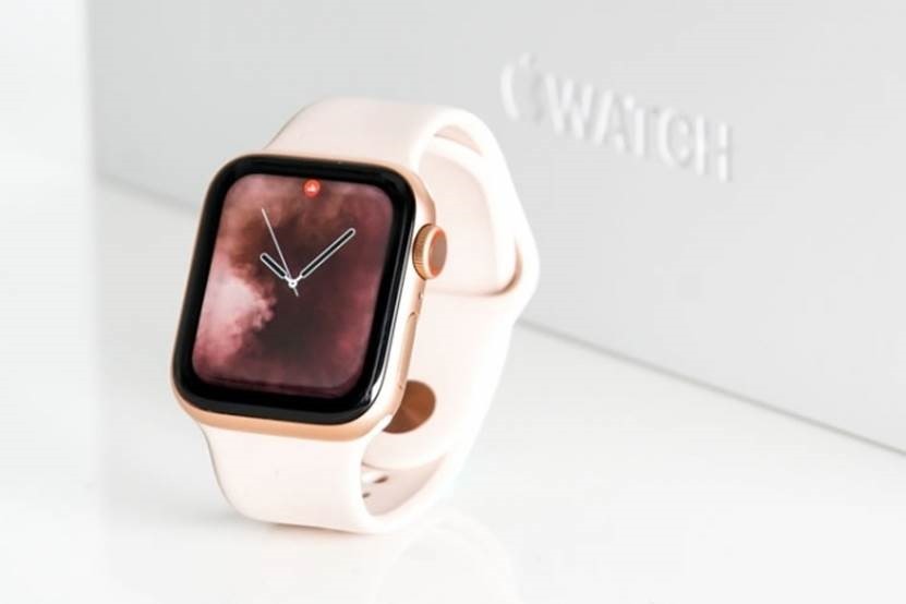 Apple Watch Series 4 开箱初体验 | 屏幕变大很关键